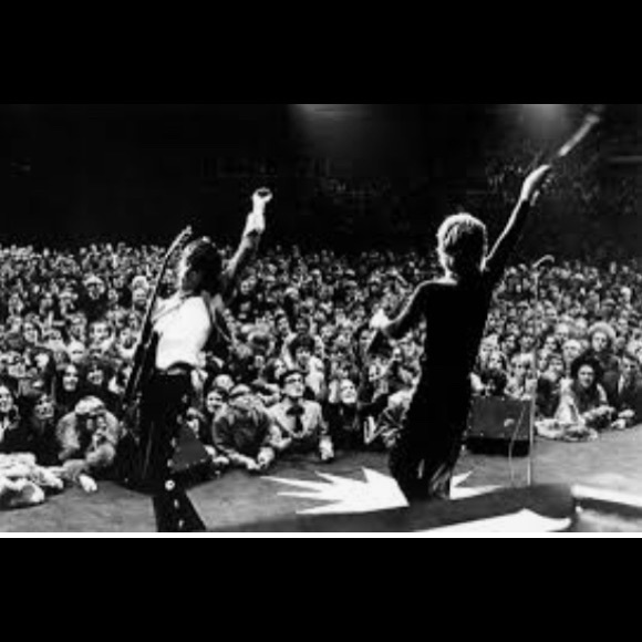 - Rolling Stones Slight Crop Tee NEW-Restock… - Picture 4 of 7